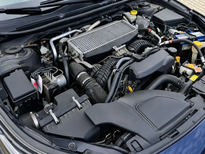 Jednostka napędowa 2.4T (FA24F) z&nbsp;instalacją LPG Landirenzo Omegas Direct w&nbsp;komorze silnikowej Subaru Outback XT