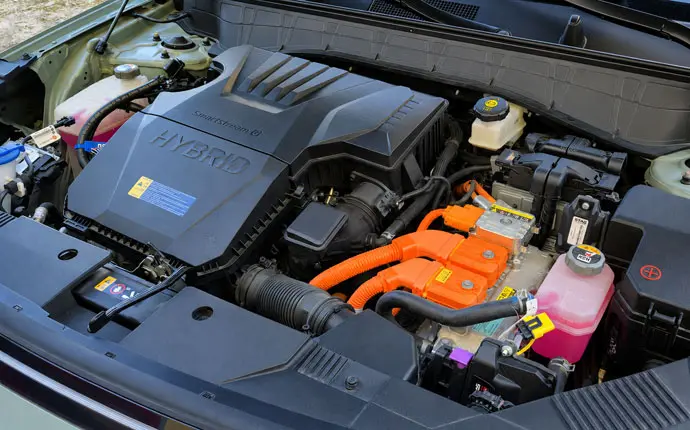Komora silnikowa Hyundaia Kona Hybrid z&nbsp;jednostką napędową 1.6 GDI (G4LE) i&nbsp;instalacją LPG